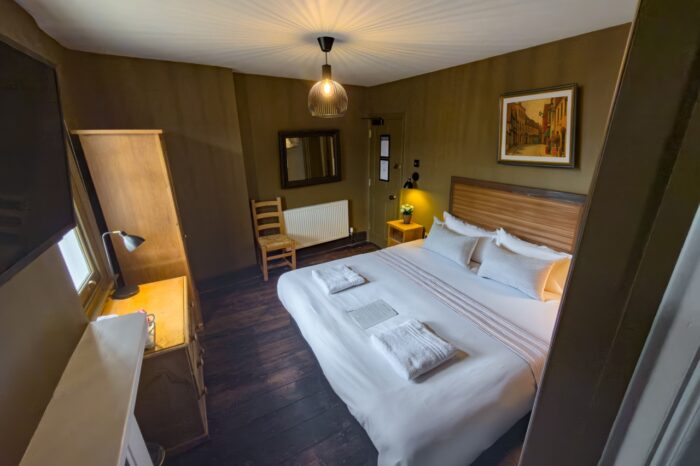 New bedroom at the white hart inn winchcombe