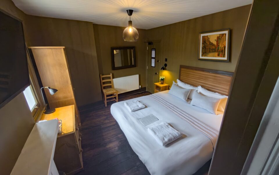 New bedroom at the white hart inn winchcombe